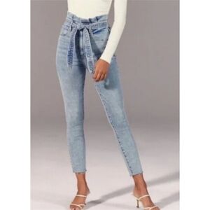 Abercrombie & Fitch Ultra High Rise Super Skinny Ankle Jeans Light Wash Size 2S
